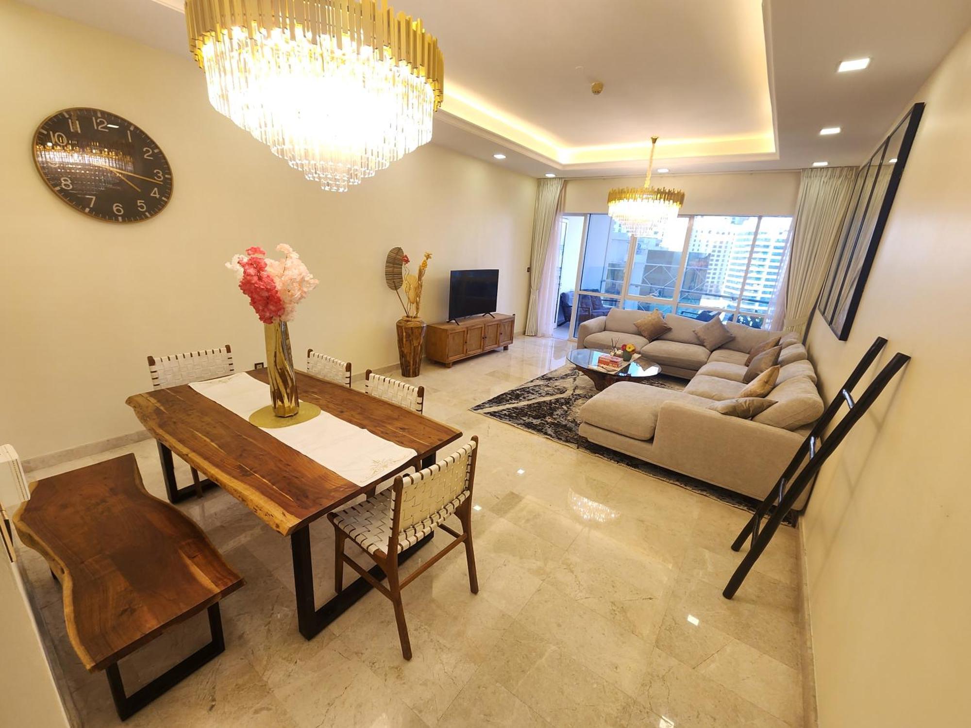 Modern Spacious 3-bedroom Maid's With Marina Views شقة دبي