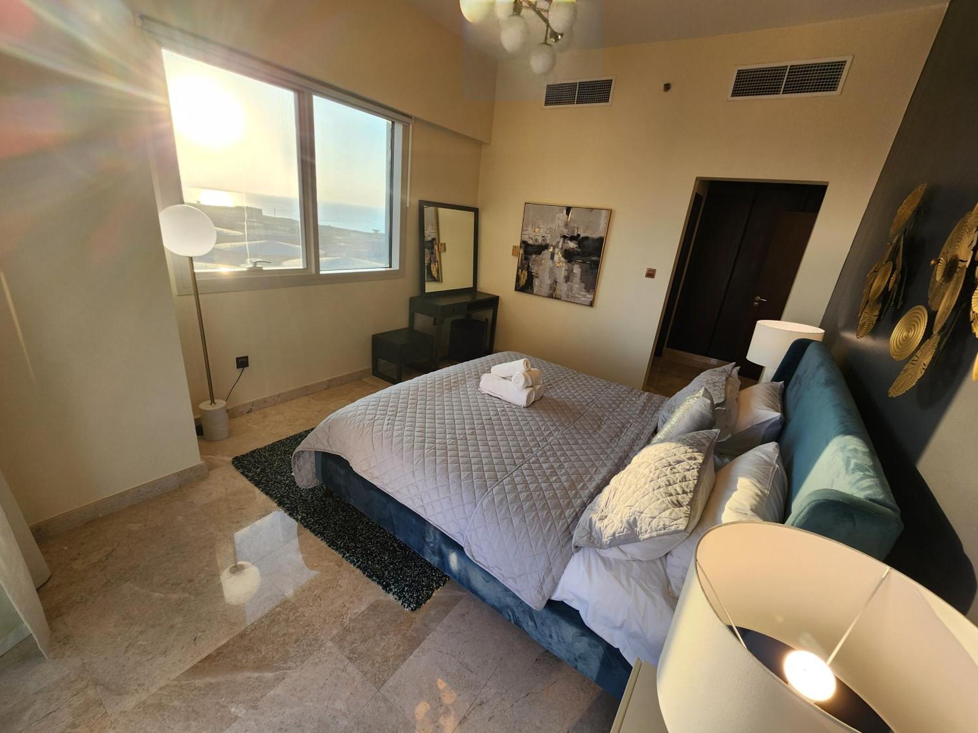 شقة Modern Spacious 3-bedroom Maid's With Marina Views *