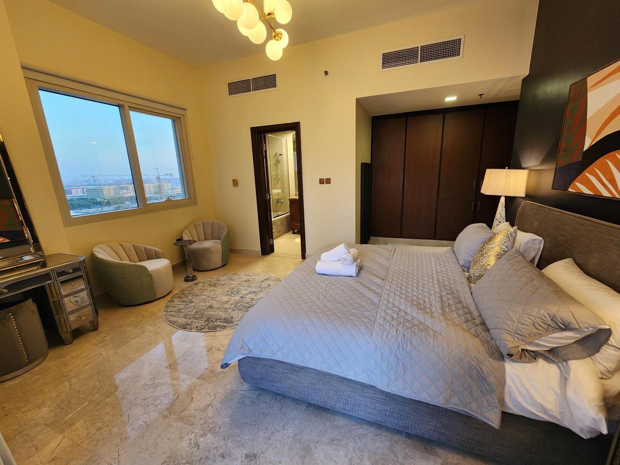 Modern Spacious 3-bedroom Maid's With Marina Views شقة *