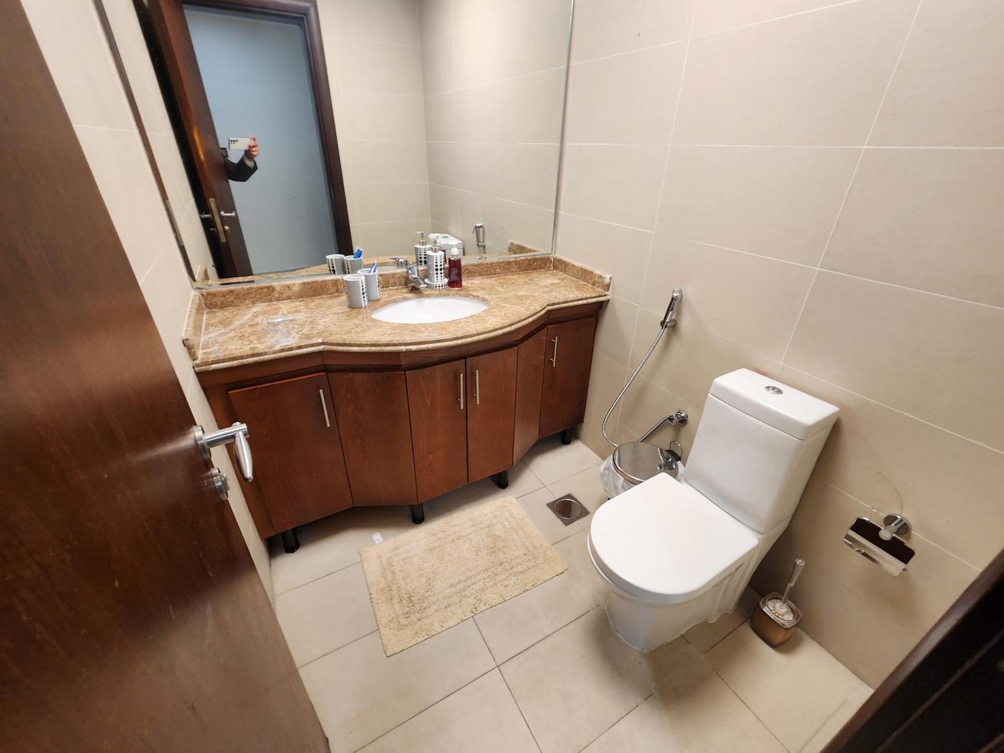Modern Spacious 3-bedroom Maid's With Marina Views شقة دبي